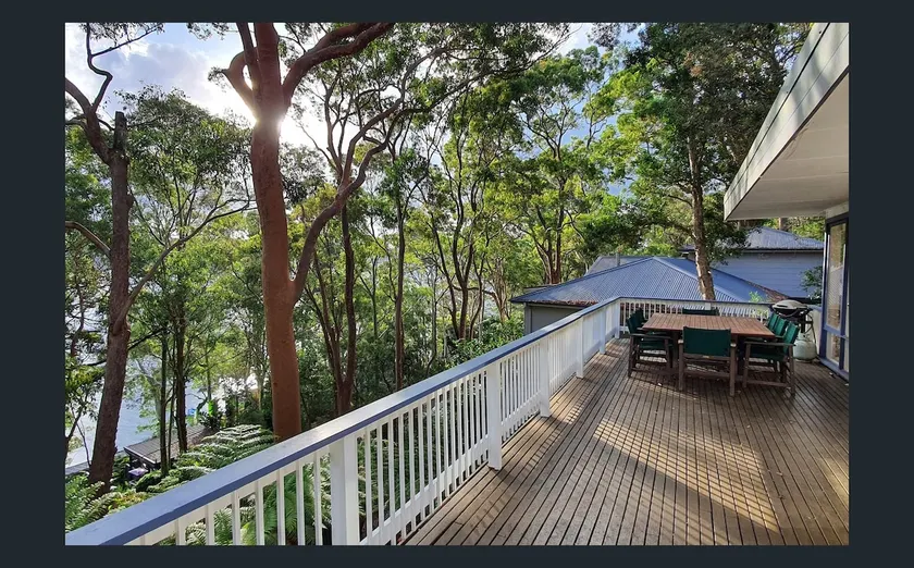 Treetop Retreat Northern Beaches with Stunning Pittwater Bay Views - Image 1