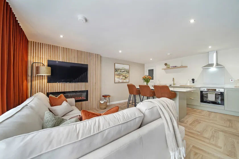 Luxury 2 Bed in Historic Village | Central | WiFi - Image 1