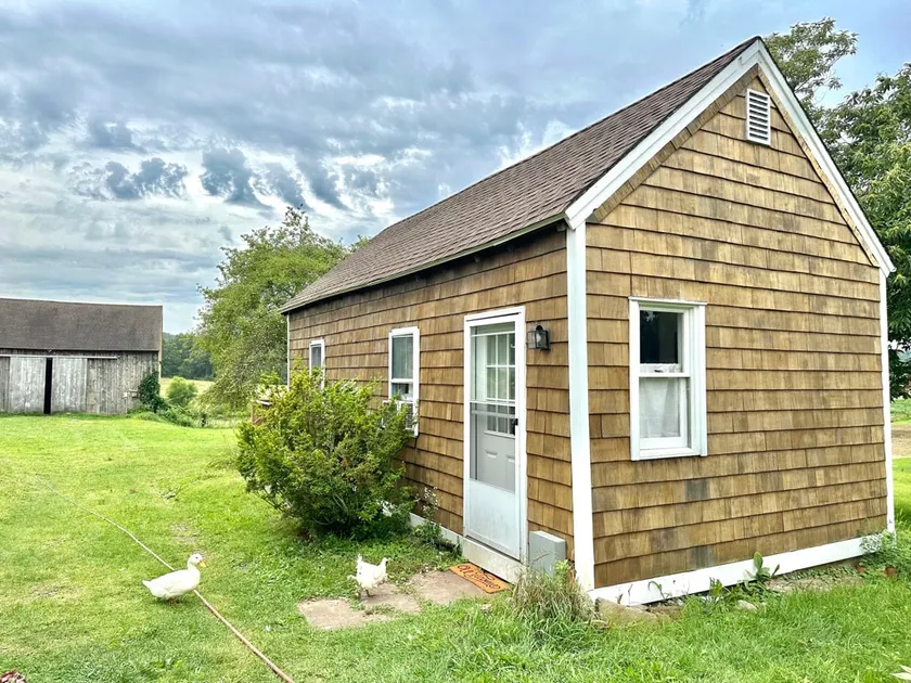 Guesthouse Farm Stay - Image 1