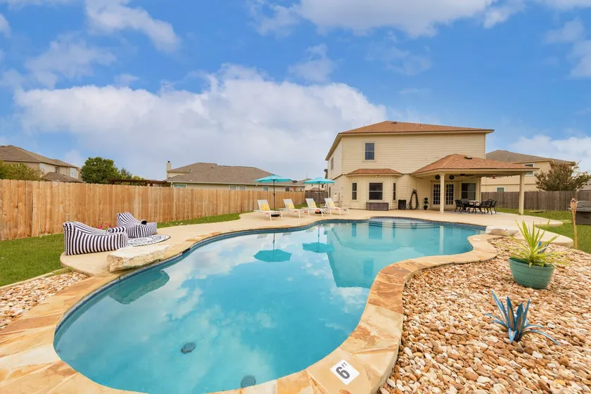 Spacious 5BR *River Float *Pool *Fire Pit * - Image 1