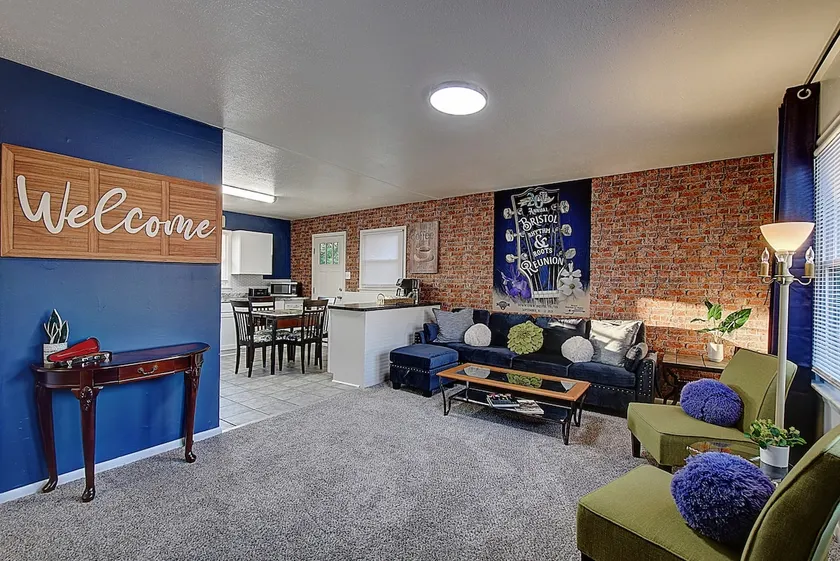 Bristol Music Cottage 3 Bedroom- Walk to State St - Image 1