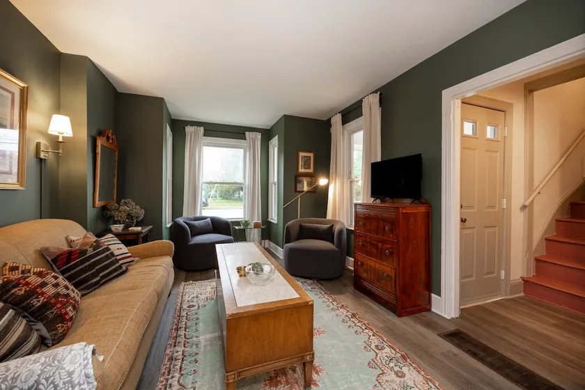 Longwood Kennett Newly Renovated - Image 1