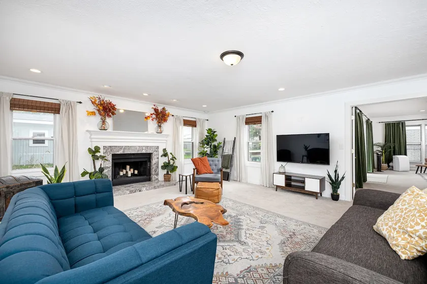 Beautiful Spacious Family / Kid Friendly home 5 BD - Image 1