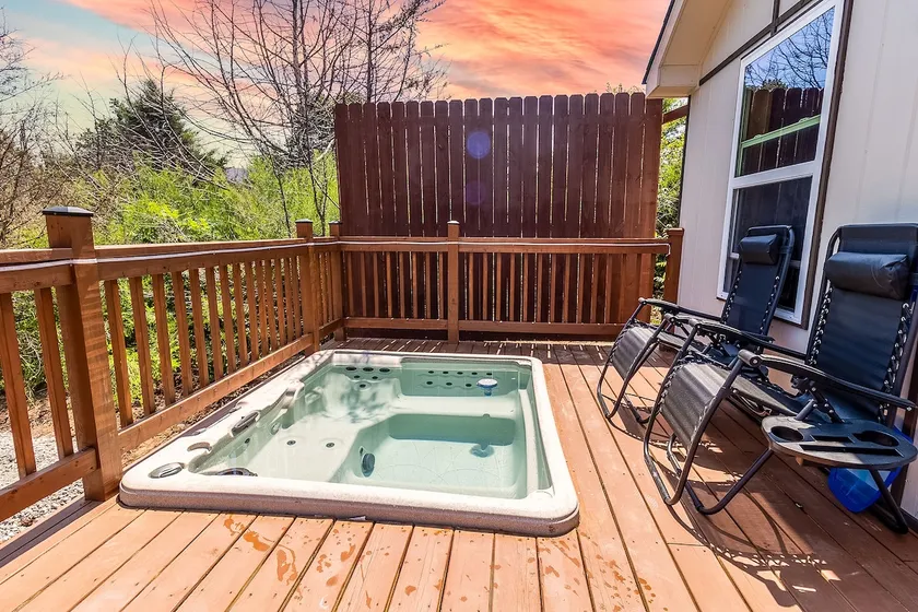 [Lazy Spring] Japanese Hot Tub Cabin - Image 1