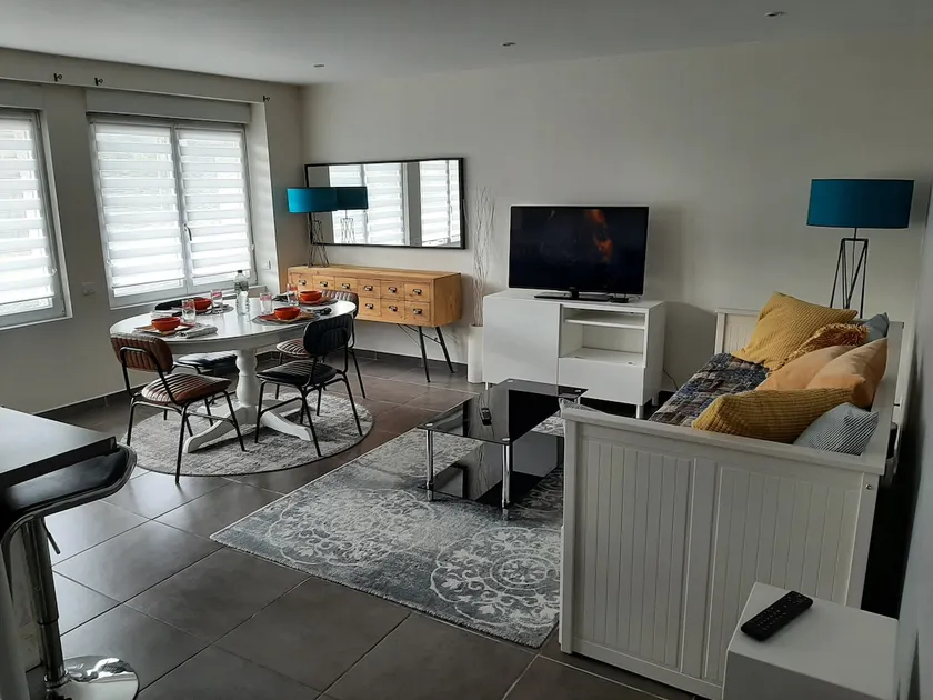Cozy apartment at the port locks - Image 1