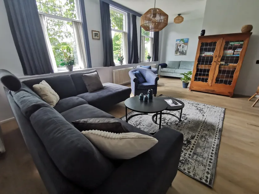Spacious and quiet apartment in a quiet location, centrally located in NL - Image 1