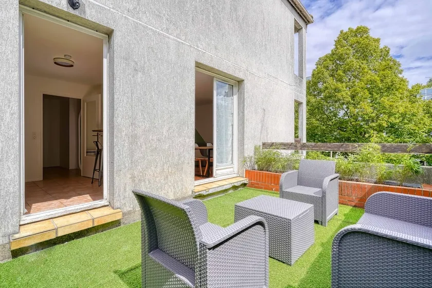 Duplex • Free Private Parking •Terrace •RERD/T12 - Image 1