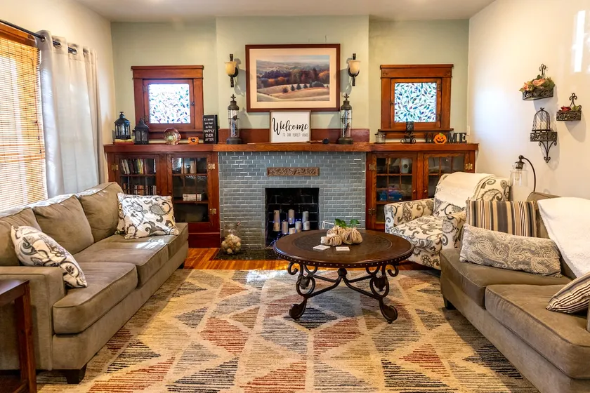 Normal Hill Cozy Craftsman - Entire Main Floor - Image 1