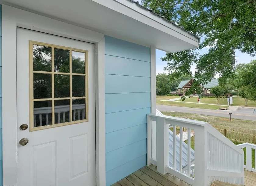Suite Home Alabama - Image 1