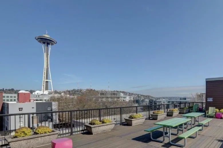 Downtown Loft Space Needle Views - Image 1