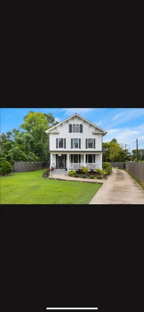 Spacious 4BR Retreat Near Airport & Downtown - Image 1
