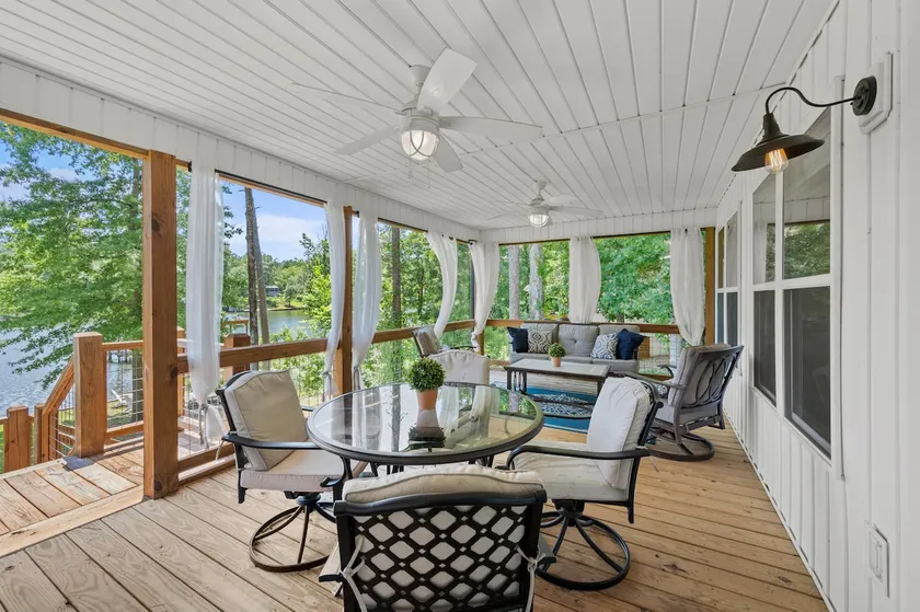 Scenic Hideaway 4Br Beautiful Lake Home - Image 1