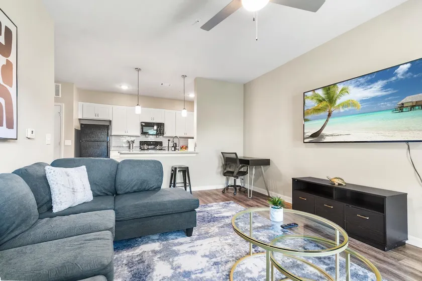 Coastal 1BR Pet Friendly Near the Beach - Image 1