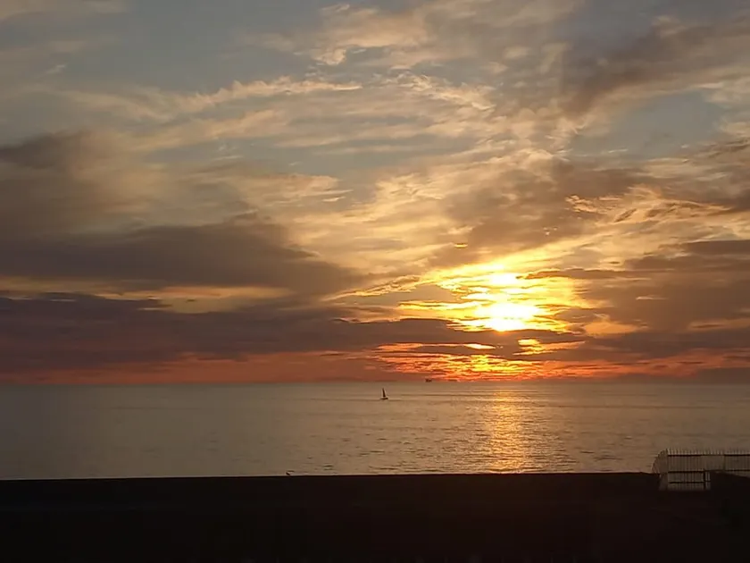Sunsets over the sea - Image 1
