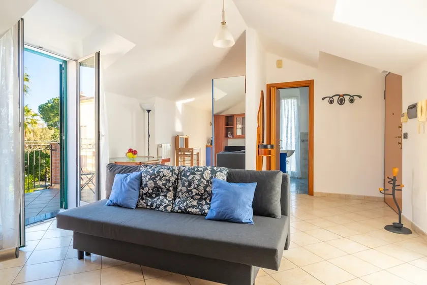 5 Min from the SEA SUITE with Terrace FREE PARK - Image 1