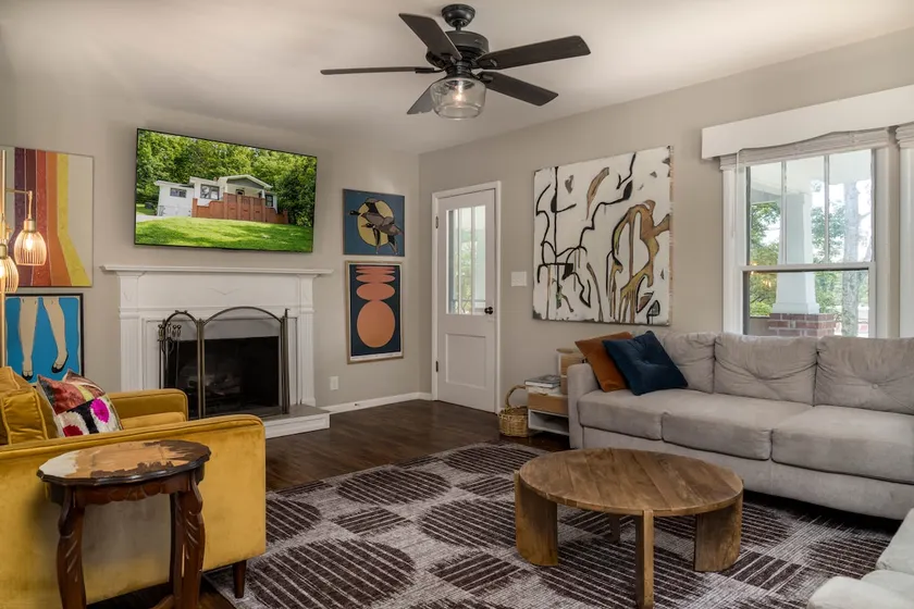 Bailey House 3331 - Image 1