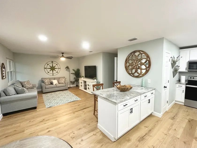 Cozy Retreat of Milton - Image 1