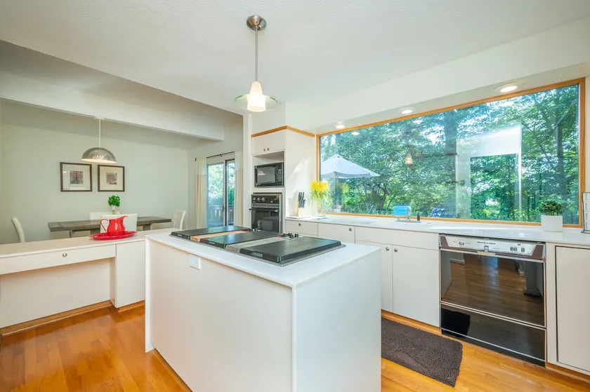 Spacious, Light, Wooded by River - Image 1