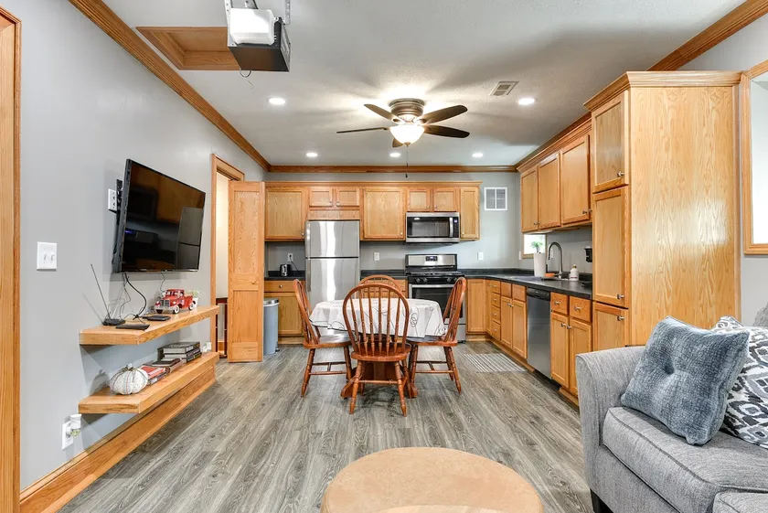 Omaha Urban Oasis: Chic Converted Garage Casita - Image 1