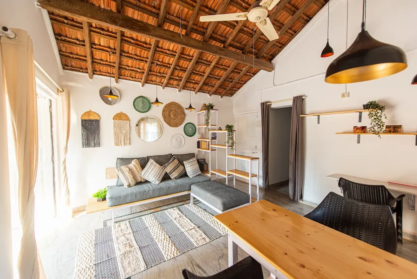 The Loft 1BHK - AC / Fast Wi-Fi / P. Backup - Image 1