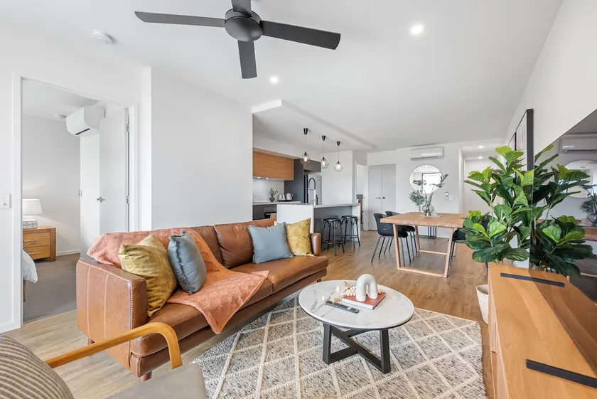 Stylish & Superb! 2Bed/2Bath/1Car~ Walk to CBD - Image 1