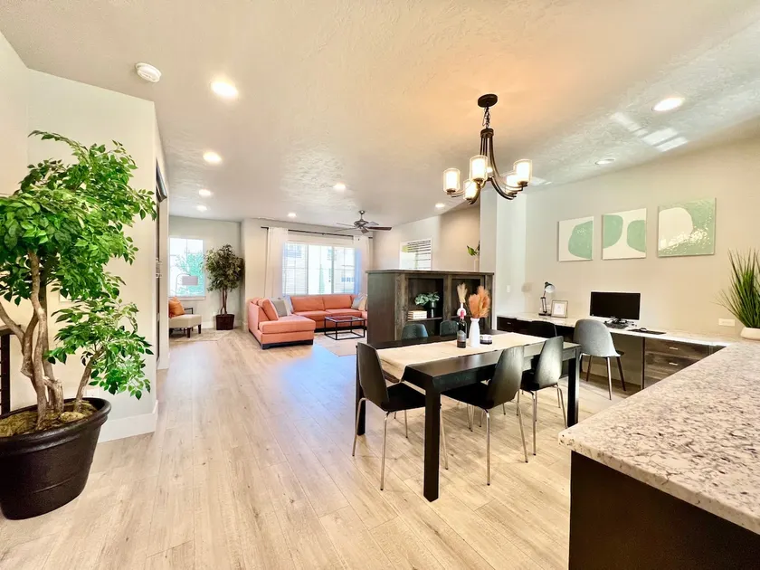 Riverside Retreat-Luxury Living - Image 1