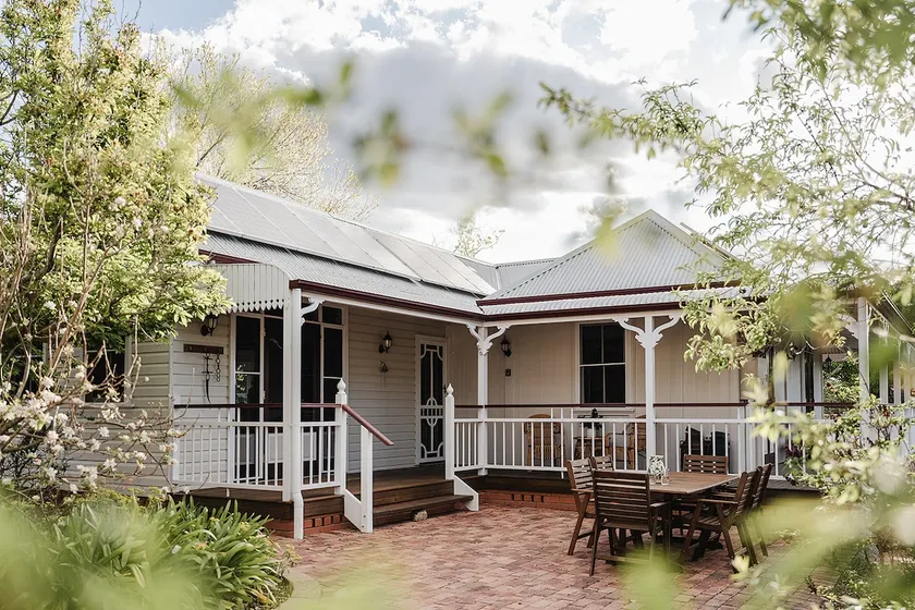 Sylvan Cottage, simple elegance, well located - Image 1