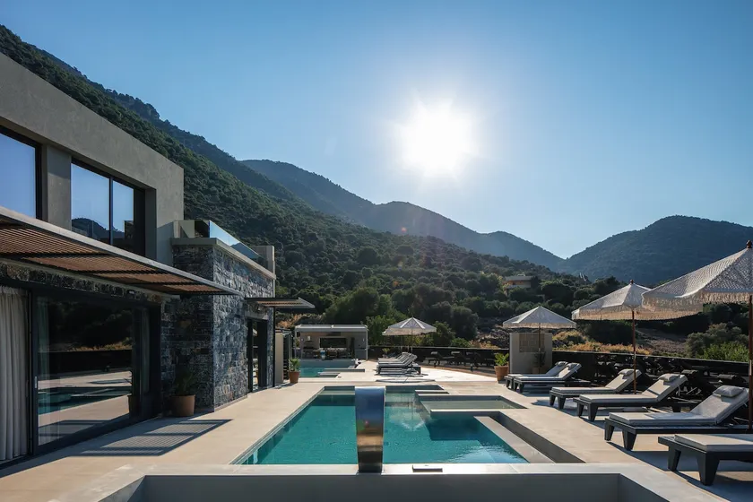Luxury Estate with Sea View, Fire Pit & near beach - Image 1