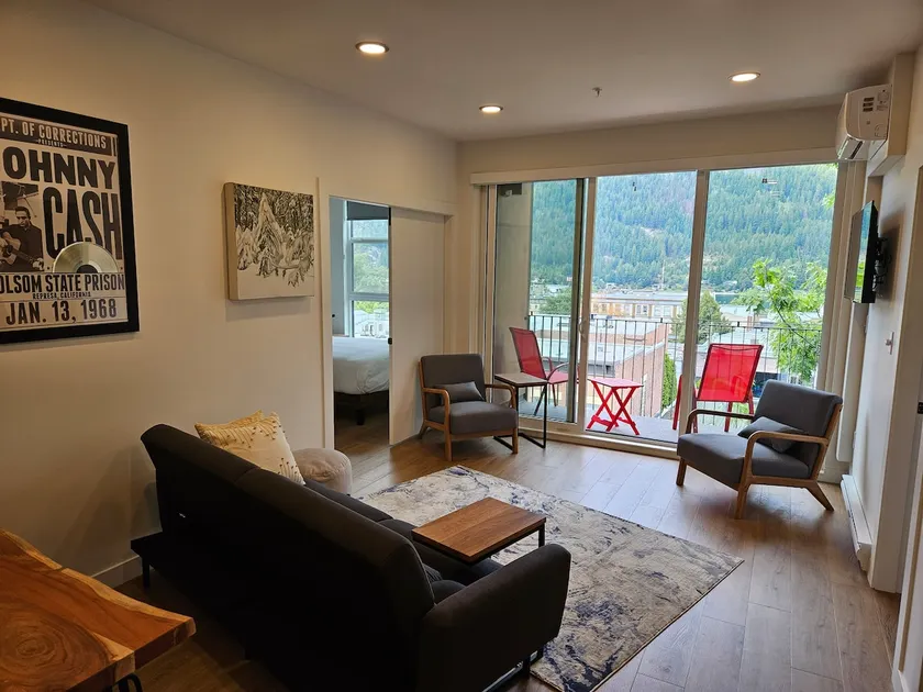 Brand New 2 Bedroom Luxury! - Image 1