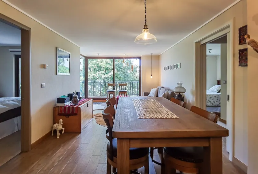 Apartment on the coast/lake - Image 1