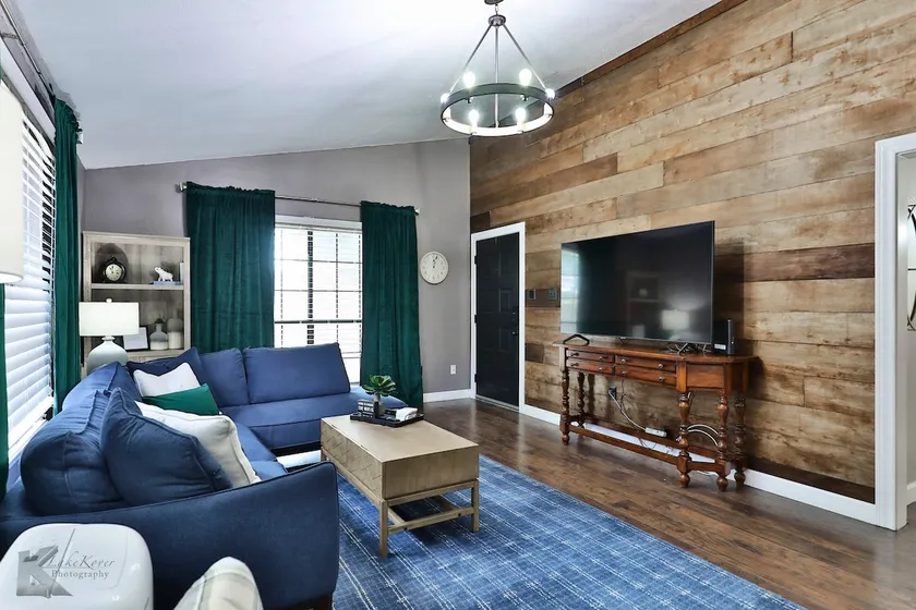 Varsity Lane Lodging - Image 1