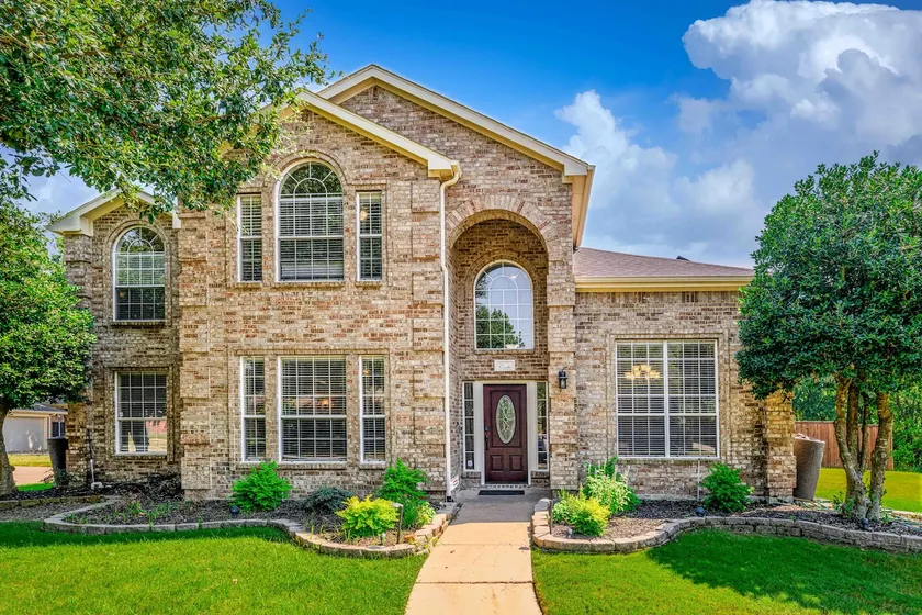 Lavish secluded Home; Heated Pool, Hot Tub & Grill - Image 1