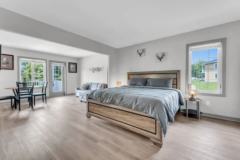 Lux Studio in Horseshoe Valley - Image 1