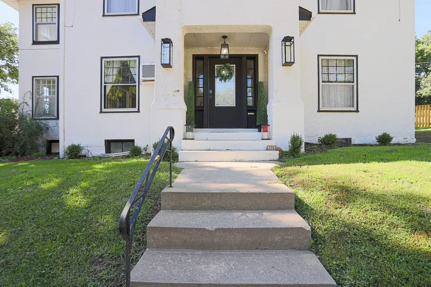 Midtown Mansion near CHI, Blackstone and more! - Image 1