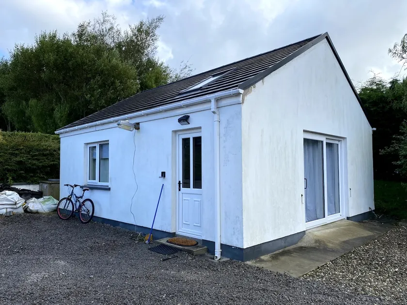 Standalone, Greencastle. - Image 1