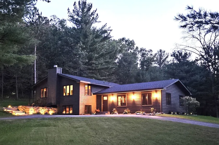 Hot tub/Heated pool/ Fireplace/ Firepit/Hiking - Image 1