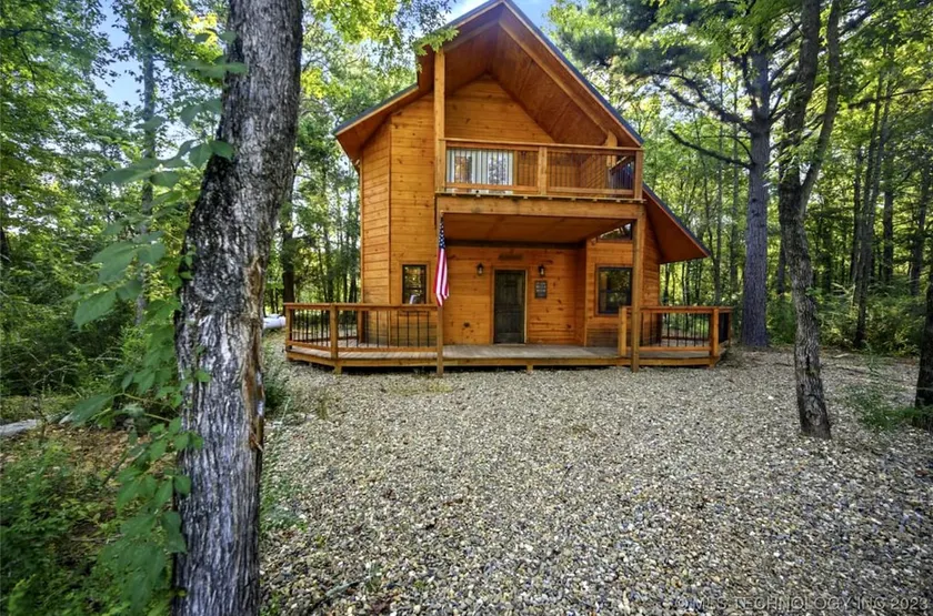 Bear with Me Cabin in Broken Bow - Image 1