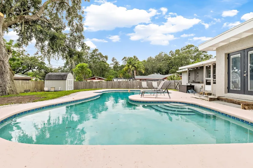 Prado Paradise - Image 1