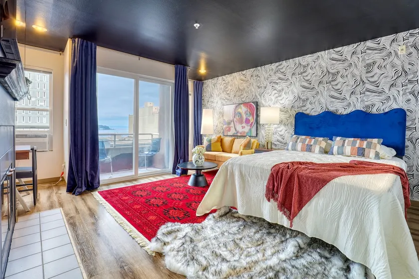 Seattle Studio With Water View - Image 1