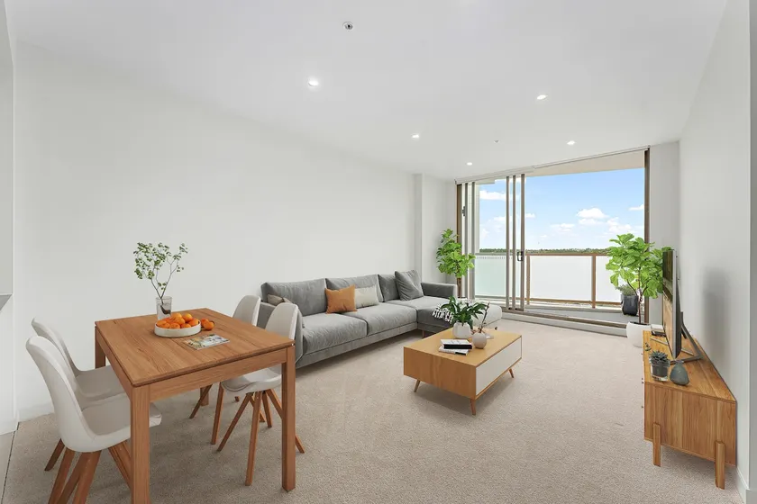Oversized Unit - Prime Location - Image 1