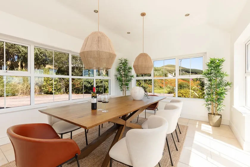 New! Cois Trá! Stunning Views! - Image 1