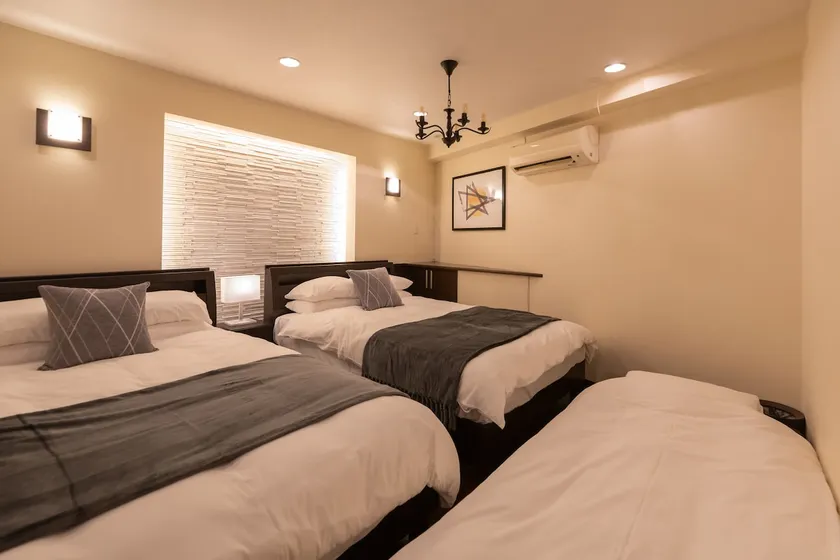 Well located 2BR House above a bakery for 8pax - Image 1