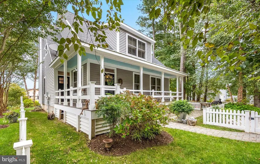 Waterfront Home & Golf Getaway - Image 1