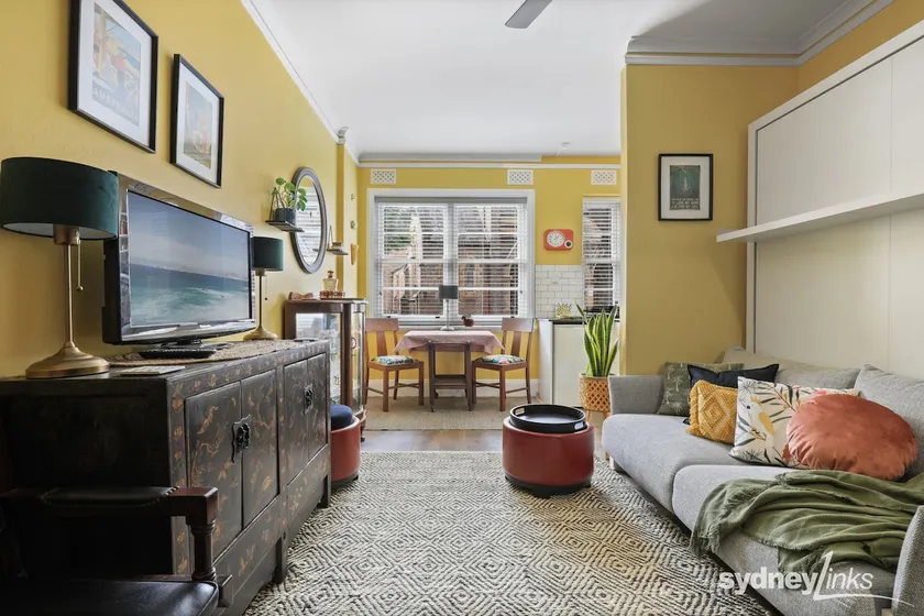 Bright 1 Bedroom Studio With Amazing City Views - Image 1