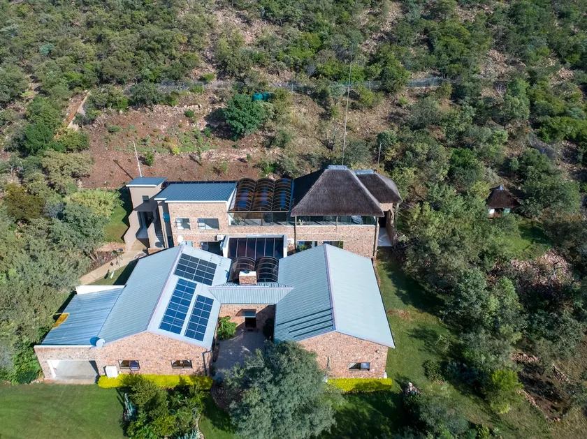 Welcome to Mushavi Manor ! - Image 1