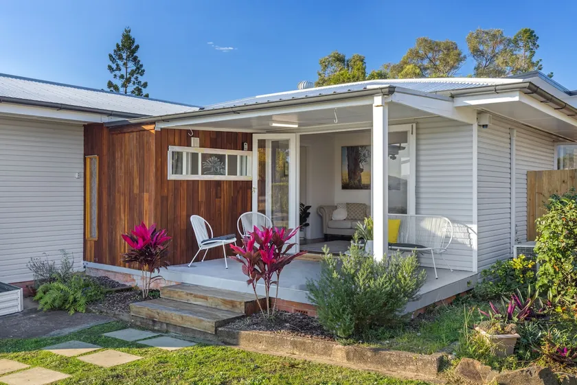 Warm and Cozy Cottage House - Image 1