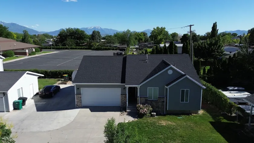 Spacious 3 BR w/ King Bed + Mountain View - Image 1