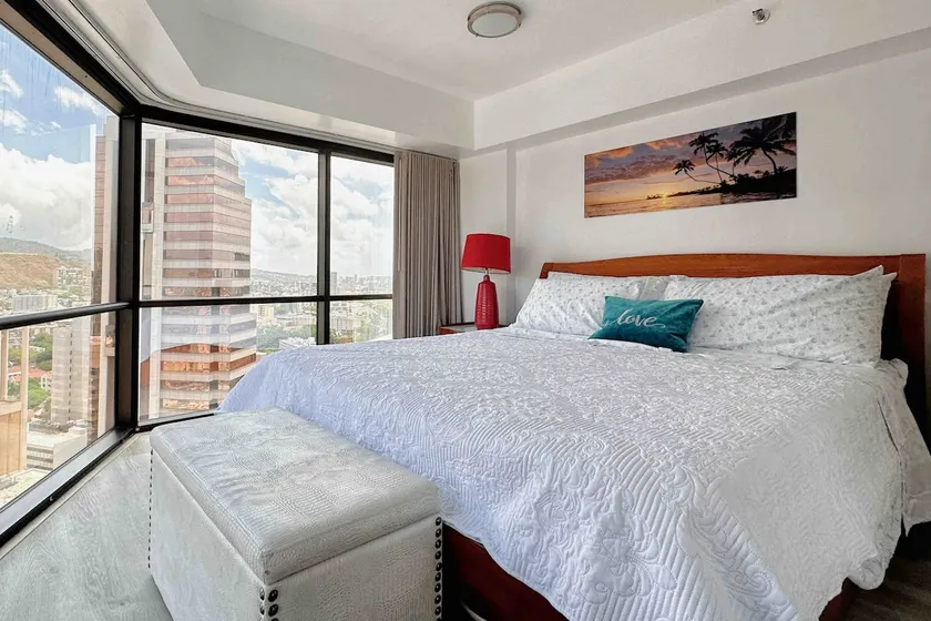 2BR High Floor Free Parking - Image 1