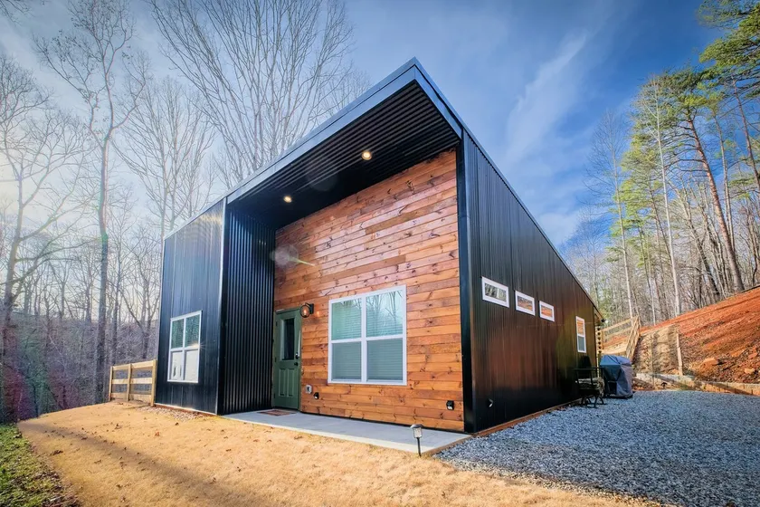 Romantic Pet-Friendly Mountain Cabin - Image 1