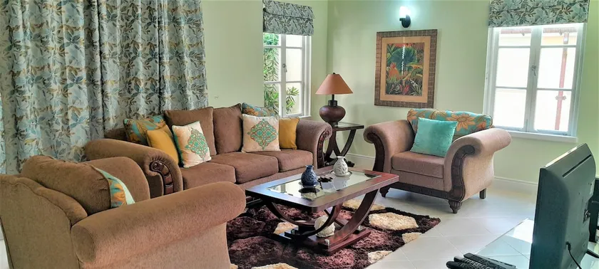 The Falls Luxury 3Bed Townhouse in gated community - Image 1